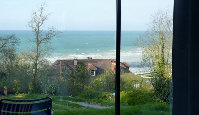 The small Zeph, 2 minutes from the beach on foot