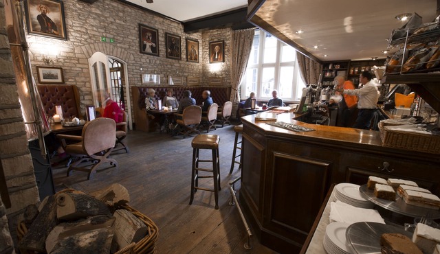 The Snooty Fox