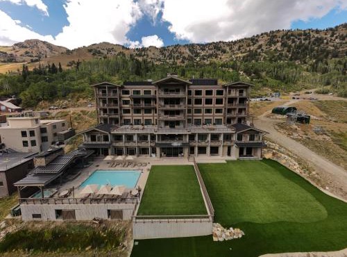 The Snowpine Lodge