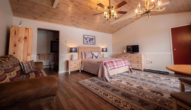 The Snowshoe Lodge