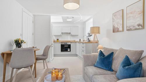 The Snug - Cosy Apartment in Central Tetbury, Coffee Station