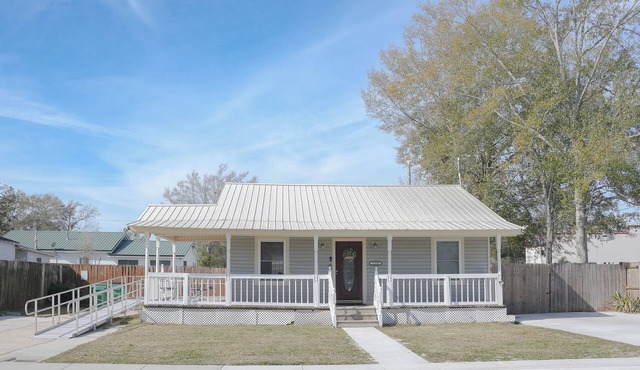 The Southern Porch Cottage Near NOLA & Coast