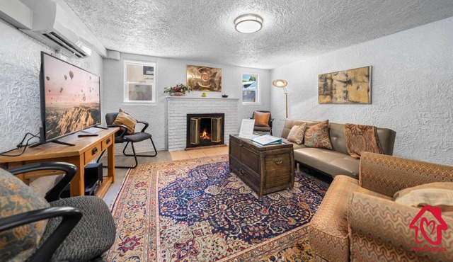 The Splendid Silver Hill - An Irvie Home