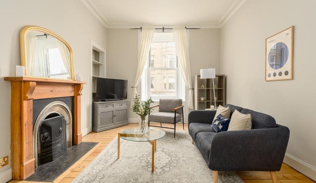 The Stockbridge Snug by Calton Living