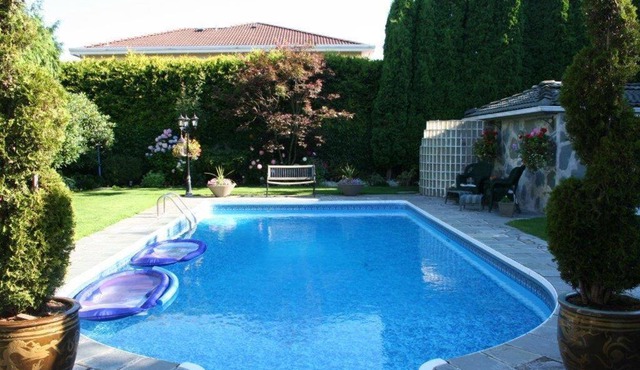 The Stone Hedge Bed and Breakfast