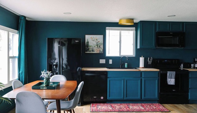 The Study - An Ode to Literature - 1 bedroom beautiful home