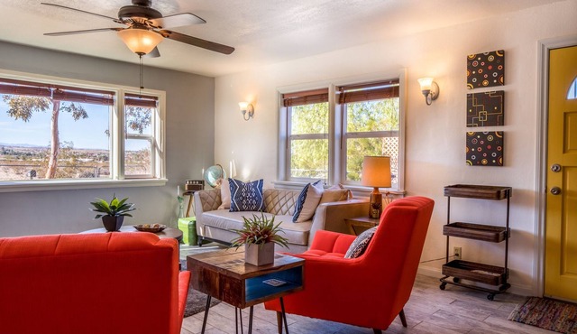 The Sunset Adobe - Bbq, Fire Pit - 10 Min To Park 2 Bedroom Home by Redawning