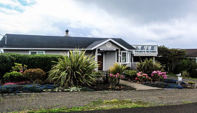 The Surf Cottage: Private Hot Tub & Deck w/ Ocean Views - 2 Blocks to Beach!