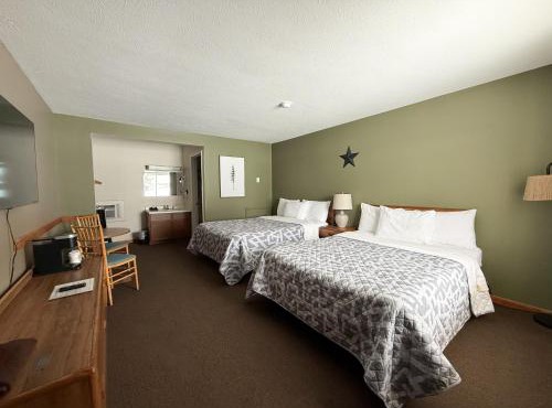 The Trail Inn - Newberry, MI - Formerly Knollwood Inn - 13467 M-28