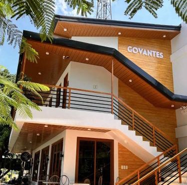 The Tree House - Connecting Loft Units Govantes