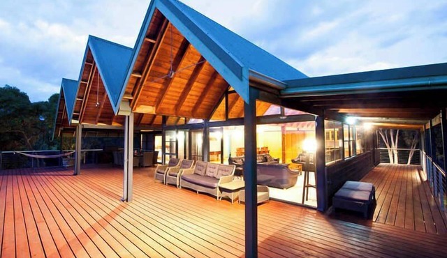 The Tree House, Eagle Bay