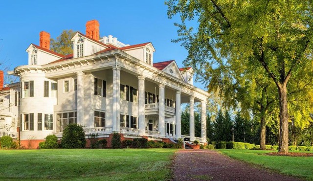 The Twelve Oaks Bed & Breakfast