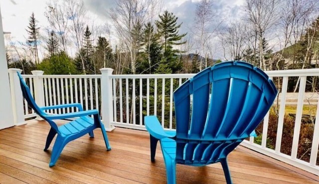 The Valley Estate - Ice Arena - Biking - Weddings - Walk to Town Square!