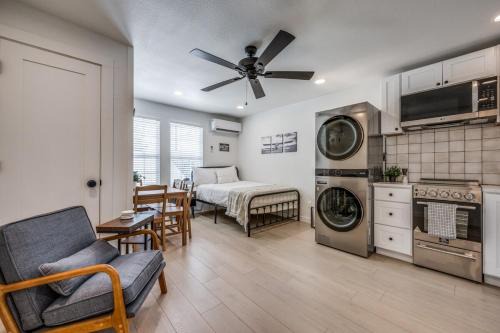 The Vanderbilt Mansion Apt 8 Near Downtown & TWU