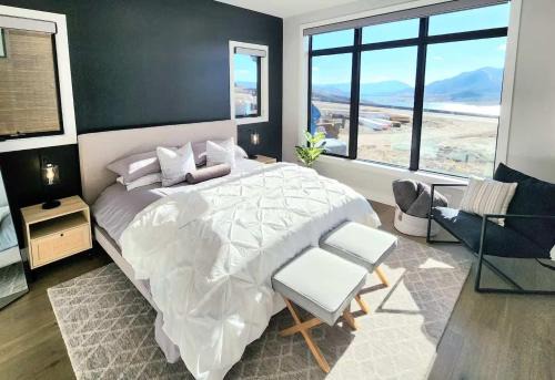 The views Enjoy this Hideout Pet-friendly home