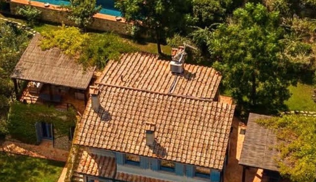 The Villa on the Ancient Walls 5 *L