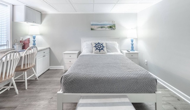 The Waterway 406: 1 Queen Bed Studio with complex pool
