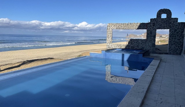 The Wave Penthouse Condo @ Cerritos Beach, Beachfront with Pool/Spa