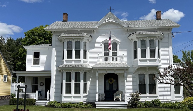 The Weathervane Majestic home, Recent renovation, pool, 5 minutes to Dreams Park
