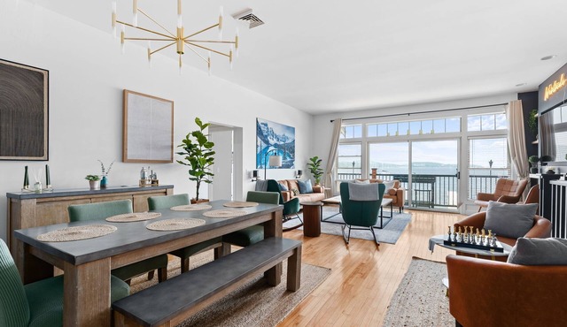 The Westside - Hot tub, Private Beach & Dock. Pet-friendly!