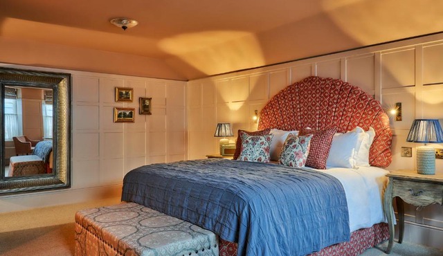 The White Horse - A Heartwood Inn