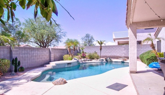 The Whole Package with Heated Diving Pool !