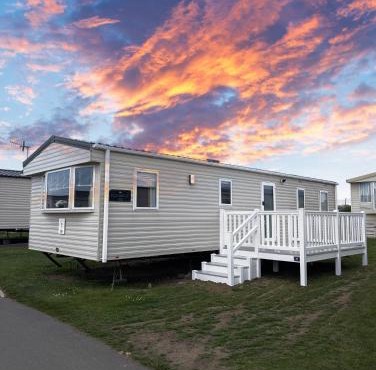 The Willow Caravan Cliff Top Coastal Retreat at Eyemouth Holiday Park Sleeps 6 Near Beach