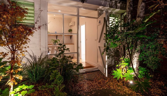 The Windsor Stables renovated Studio Near Chapel st With Parking and Garden
