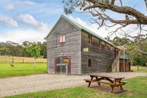 The Wine Loft - A unique family getaway at Herons Rise Vineyard