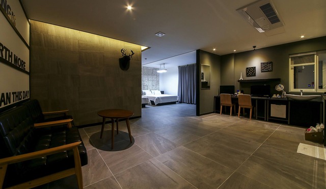 The Zenith Hotel