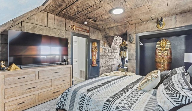 Themed Luxury Retreat | Pool, BBQ & Arcade