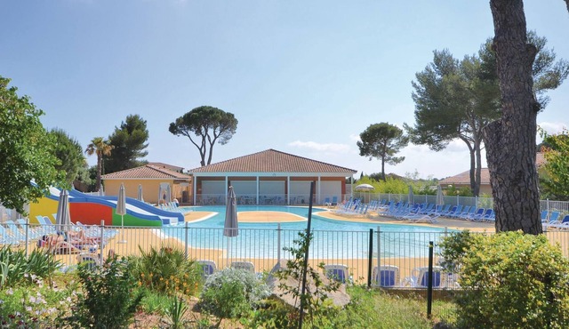 These charming cottages, 25 km from the beaches and 22 km from Nîmes, await you at the gateway to th