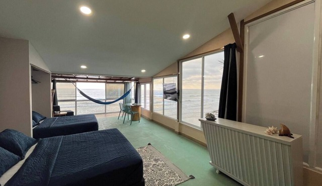 Third Floor Beachfront Beautiful Suite