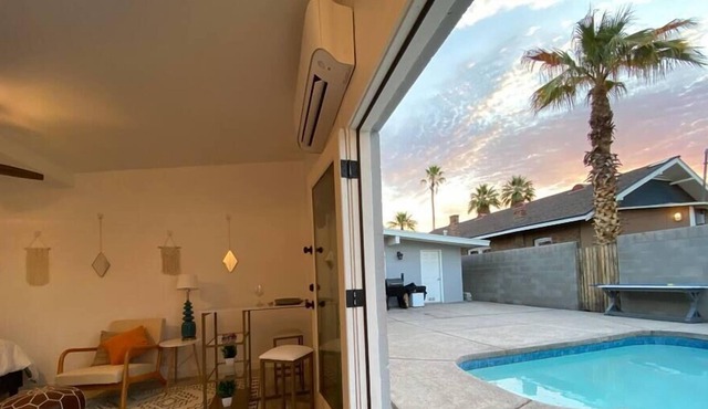 This apartment is a 0 bedroom(s), 1 bathrooms, located in Phoenix, AZ.