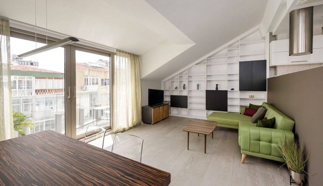 This apartment is a 2 bedroom(s), 2 bathrooms, located in Şişli, İstanbul.