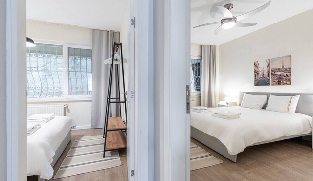This apartment is a 2 bedroom(s), 1 bathrooms, located in Beşiktaş, İstanbul.