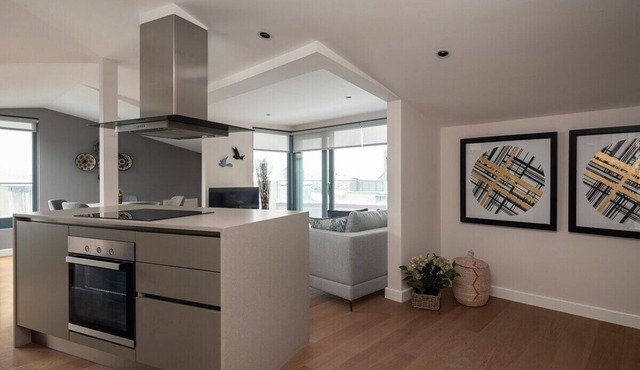 This apartment is a 3 bedroom(s), 2.5 bathrooms, located in Beyoğlu, İstanbul.