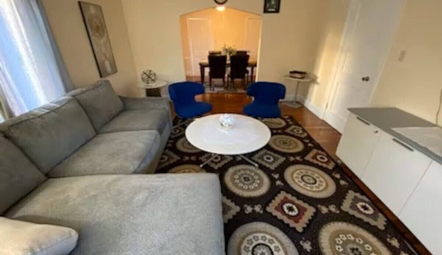 This Apartment is an great aerie in Boston