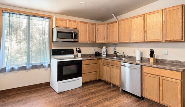 This apartment is a 1 bedroom(s), 1 bathrooms, located in Granite Falls, WA.