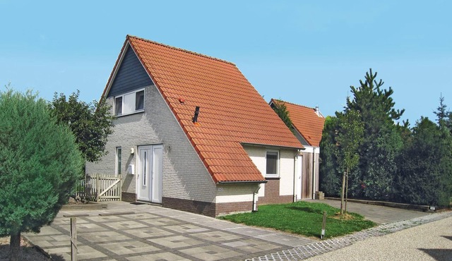 This beautiful vacation villa for eight people is located in the vacation park Porta Isola in beauti