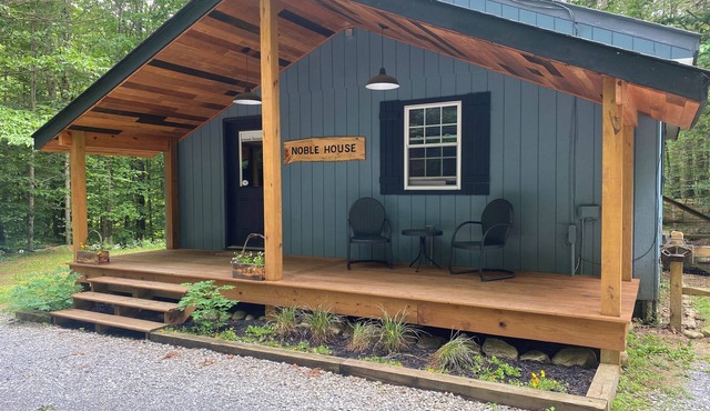 This cabin is a 1 bedroom(s), 1 bathrooms, located in Middle Grove, NY.