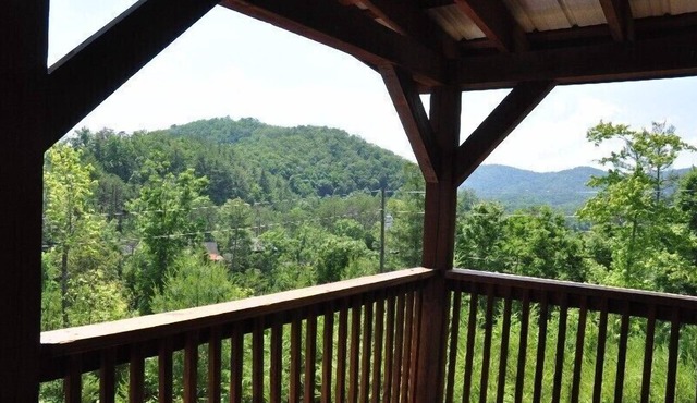 This Cabin is ideal for a family vacation or just a weekend getaway!
