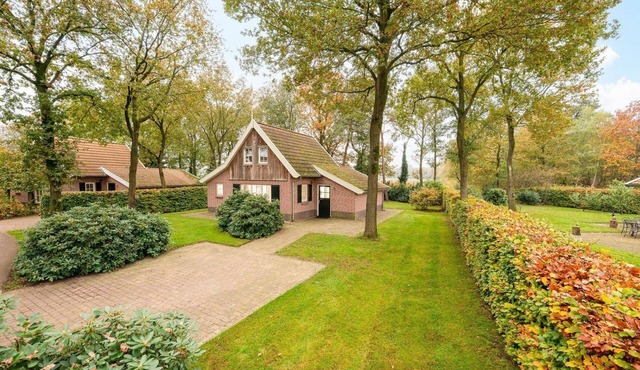 This comfortable luxury villa is located in the relatively newly established vacation complex Buitengoed Het Lageveld.