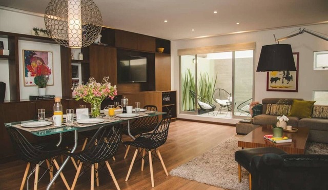 This condominium is a 2 bedroom(s), 2.5 bathrooms, located in Polanco, Ciudad de México.