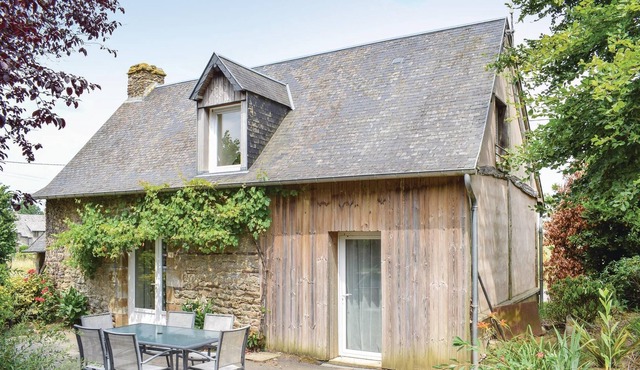 This fully renovated former bakehouse welcomes you in a beautiful park that will isolate you complet