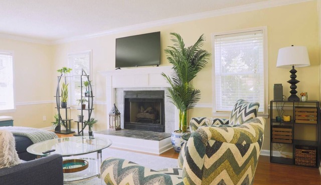 This house is a 3 bedroom(s), 2.5 bathrooms, located in High Point, NC.