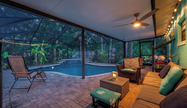 This house is a 3 bedroom(s), 2 bathrooms, located in Crystal River, FL.