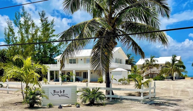 This Is It Guest House. PRIVATE POOL! Housekeeping daily. Oceanfront