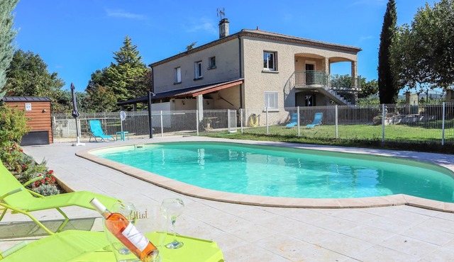 This large vacation property with private pool welcomes you in the heart of Provence.