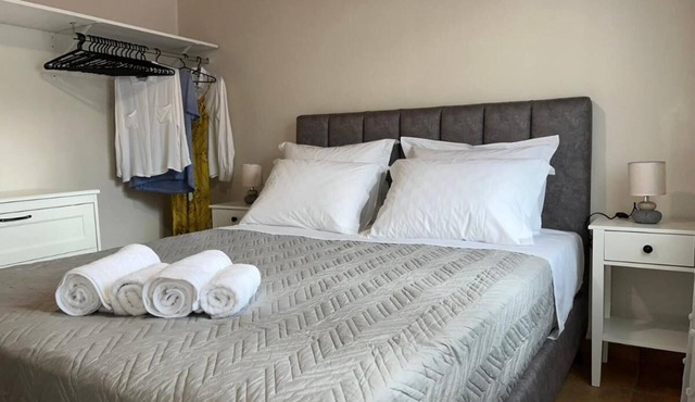 This modern and stylish apartment is located in the center of Christos, Raches.